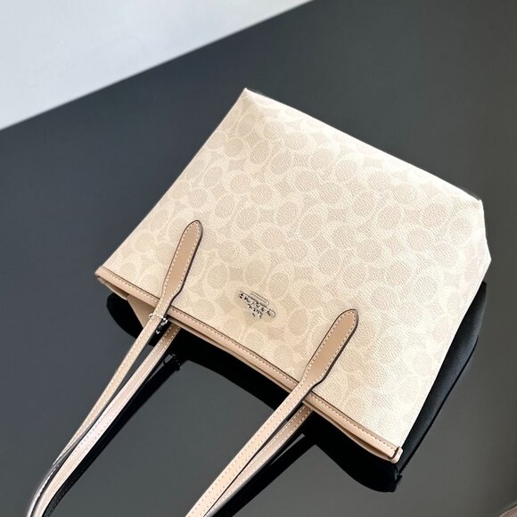 Coach City Tote Size 22*11*20 cm, 30cm opening - Picture 3 of 8